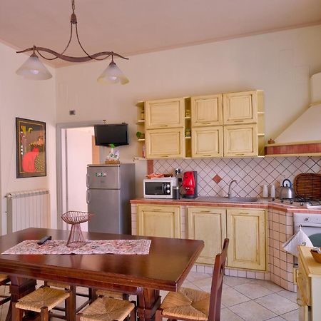 Casa Vacanze Il Gatto Rosso Trecase Екстер'єр фото